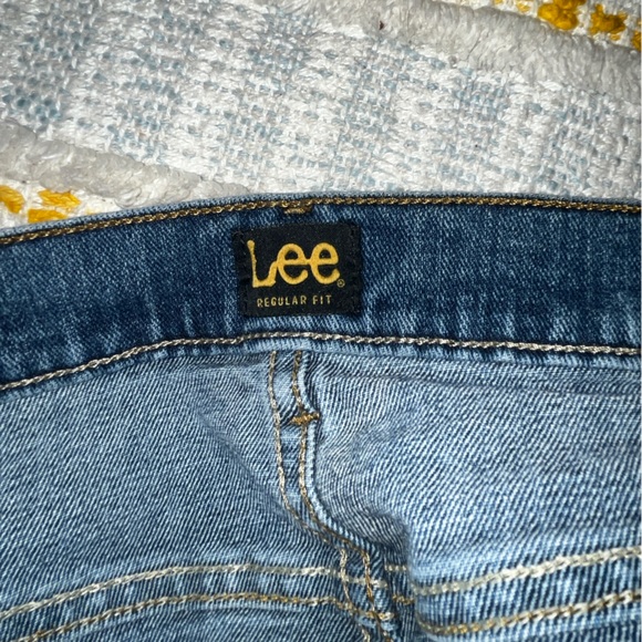 Lee Jeans Relaxed Fit Medium Wash Denim Size 44 X 30 - Picture 3 of 8